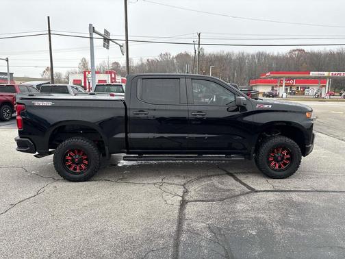 2022 Chevrolet Silverado 1500 Custom Trail Boss