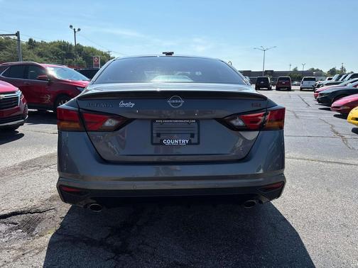 2025 Nissan Altima SR FWD