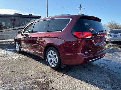 2018 Chrysler Pacifica Touring-L