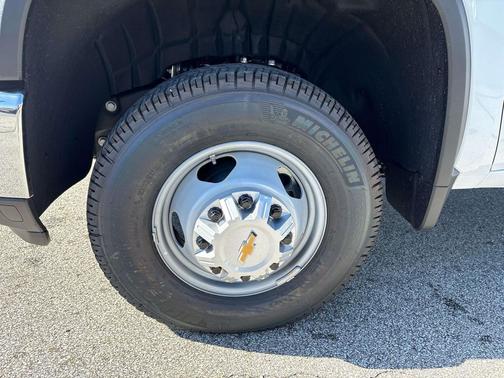 2025 Chevrolet Silverado 3500 WT