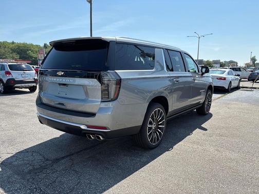 2025 Chevrolet Suburban 4WD High Country
