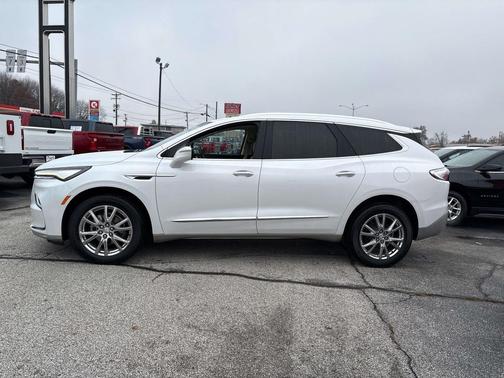 2023 Buick Enclave Essence AWD