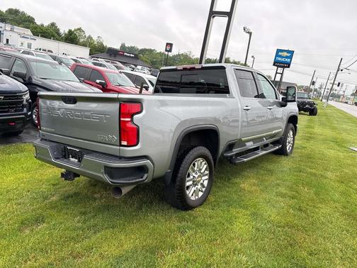 Sterling Gray Metallic 2025 Chevrolet Silverado 2500 High Country