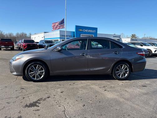 2017 Toyota Camry SE