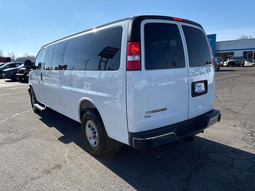 2025 Chevrolet Express 3500 RWD 3500 Extended Wheelbase LT