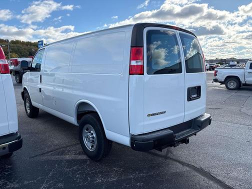 2025 Chevrolet Express 2500 RWD 2500 Regular Wheelbase WT