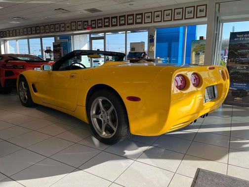 2002 Chevrolet Corvette Base