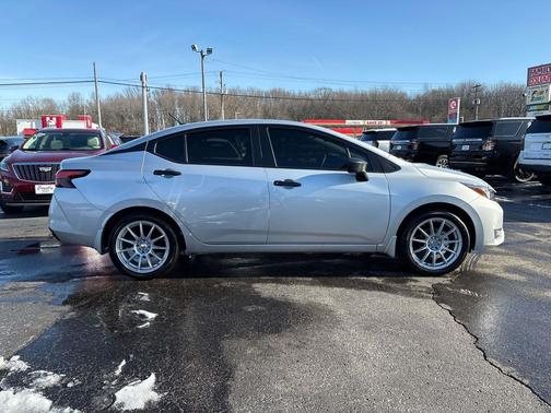 2024 Nissan Versa 1.6 S