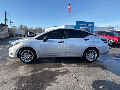 2024 Nissan Versa 1.6 S