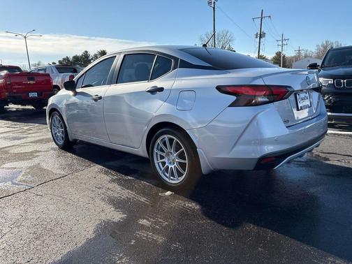 2024 Nissan Versa 1.6 S