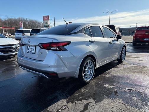 2024 Nissan Versa 1.6 S