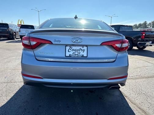 2017 Hyundai SONATA SE