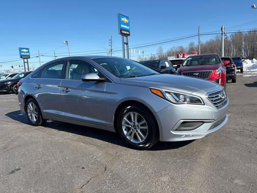2017 Hyundai SONATA SE