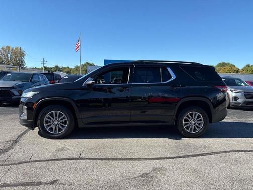 2022 Chevrolet Traverse LT Cloth