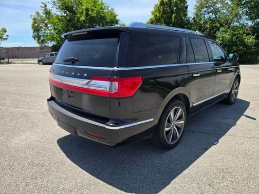 Black Metallic 2019 Lincoln Navigator L Reserve