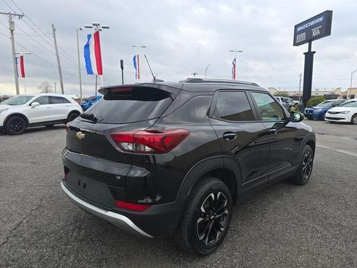 Mosaic Black Metallic 2021 Chevrolet Trailblazer LT