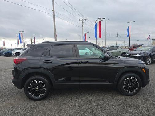Mosaic Black Metallic 2021 Chevrolet Trailblazer LT
