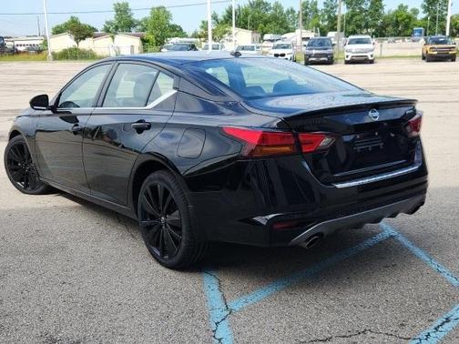 2022 Nissan Altima 2.5 SR