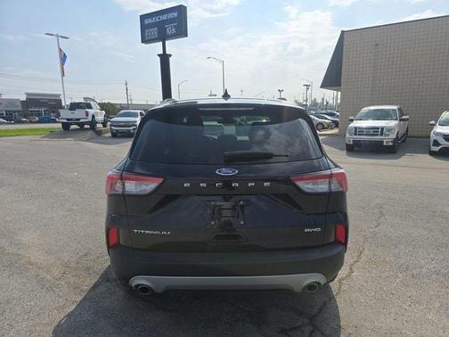 2022 Ford Escape Titanium