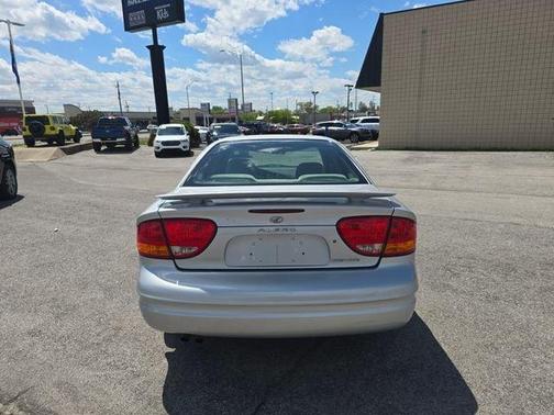 Sterling 2004 Oldsmobile Alero GL2