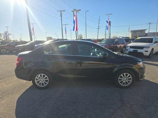 2017 Chevrolet Sonic LT