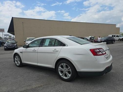 2015 Ford Taurus SEL