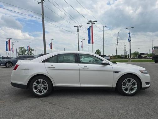 2015 Ford Taurus SEL