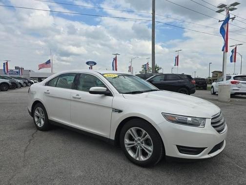 2015 Ford Taurus SEL
