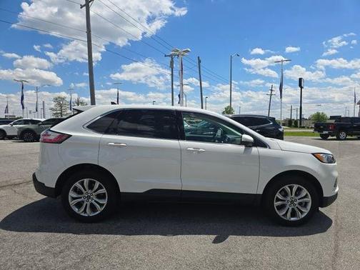 White Metallic 2024 Ford Edge Titanium