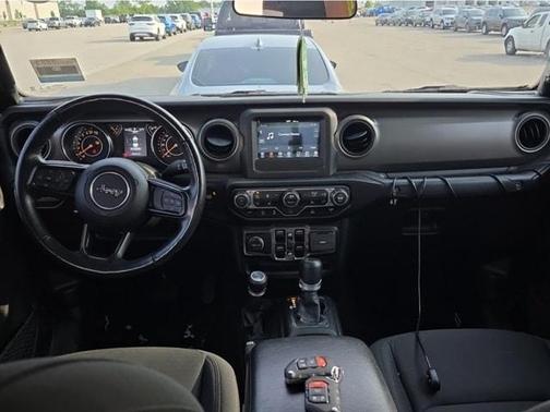 2022 Jeep Gladiator Sport