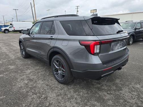 Carbonized Gray Metallic 2026 Ford Explorer ST-Line