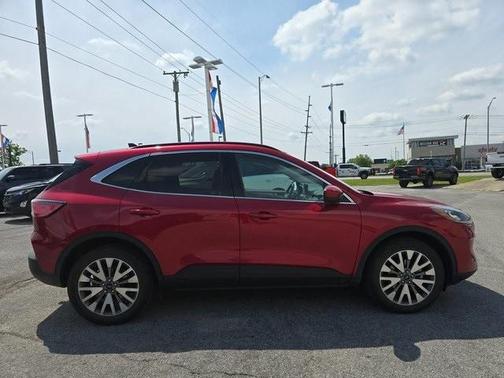 2022 Ford Escape Titanium