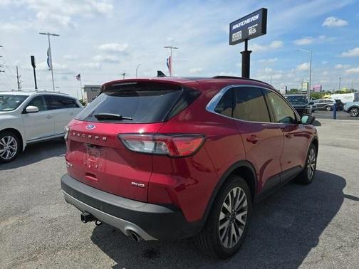 2022 Ford Escape Titanium