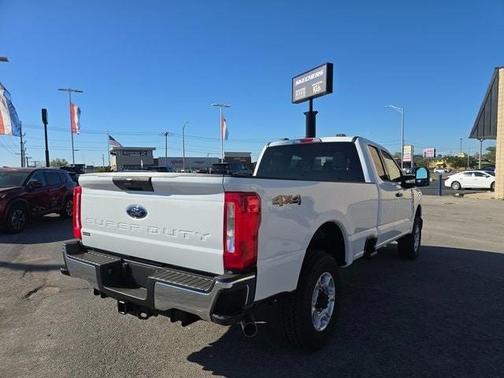 2026 Ford F-350 XLT