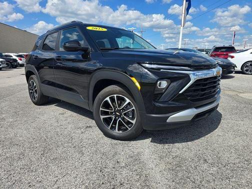 Mosaic Black Metallic 2025 Chevrolet Trailblazer LT