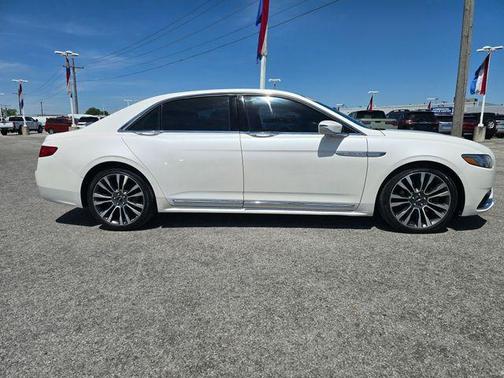 White Platinum Clearcoat 2017 Lincoln Continental Reserve