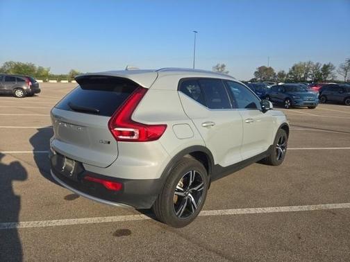 2024 Volvo XC40 B5 Core
