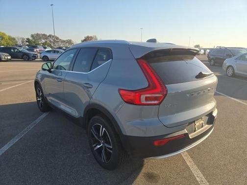 2024 Volvo XC40 B5 Core