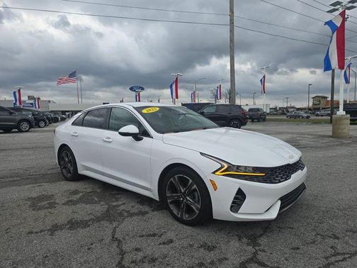 Glacial White Pearl 2022 Kia K5 LXS