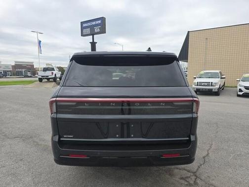 2025 Lincoln Navigator L Reserve