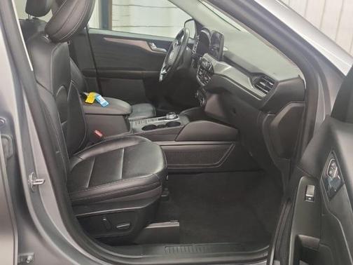 2021 Ford Escape Titanium Hybrid