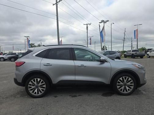 2021 Ford Escape Titanium Hybrid
