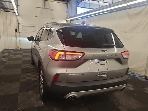 2021 Ford Escape Titanium Hybrid