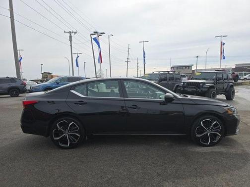 2024 Nissan Altima 2.5 SR