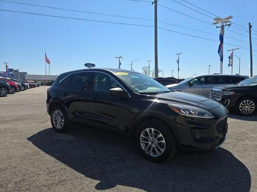 Black Metallic 2022 Ford Escape SE