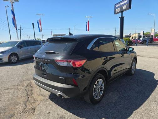 Black Metallic 2022 Ford Escape SE
