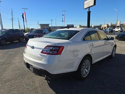2016 Ford Taurus Limited