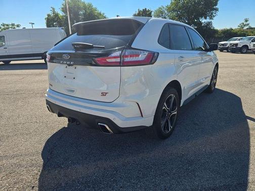 White Metallic 2023 Ford Edge ST