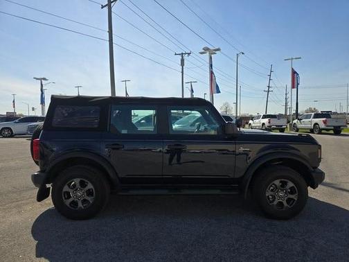2021 Ford Bronco Base