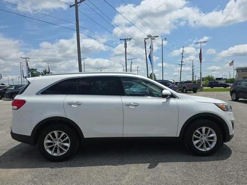 2018 Kia Sorento LX